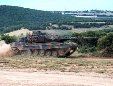 Εντυπωσιάστηκαν οι Αιγύπτιοι από την άσκηση της XXIII Τεθωρακισμένης Ταξιαρχίας στην Αλεξανδρούπολη (φωτο)